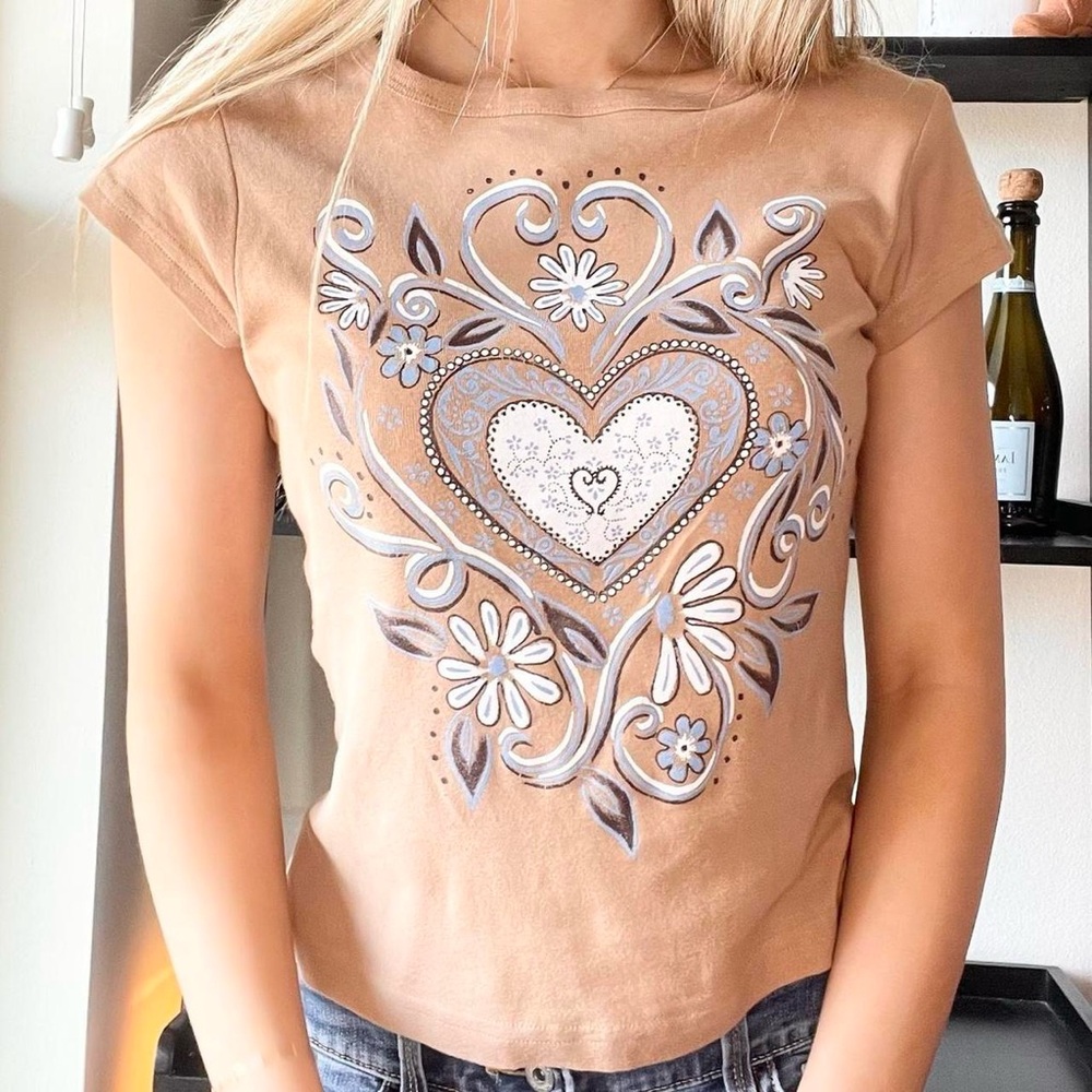 Tan Heart Graphic Women's Top